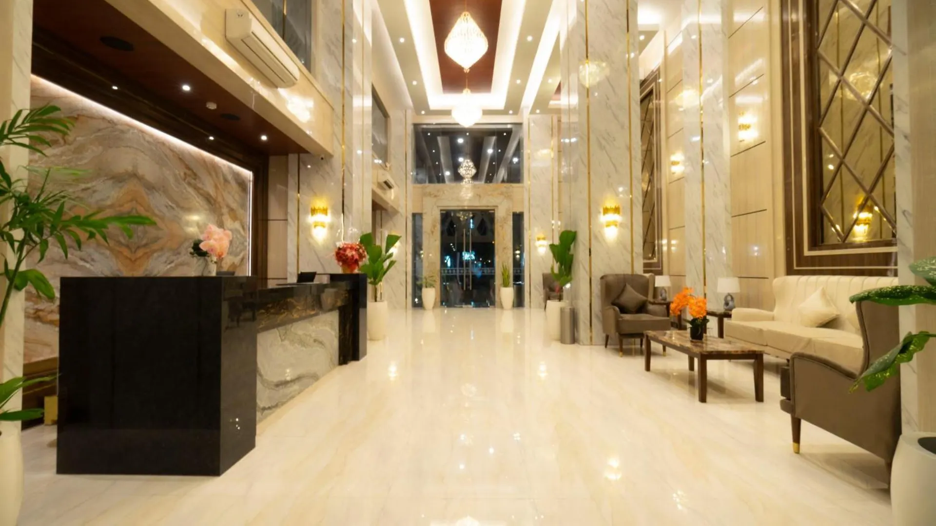 City Of Aventus Hotel - Denpasar 4*,