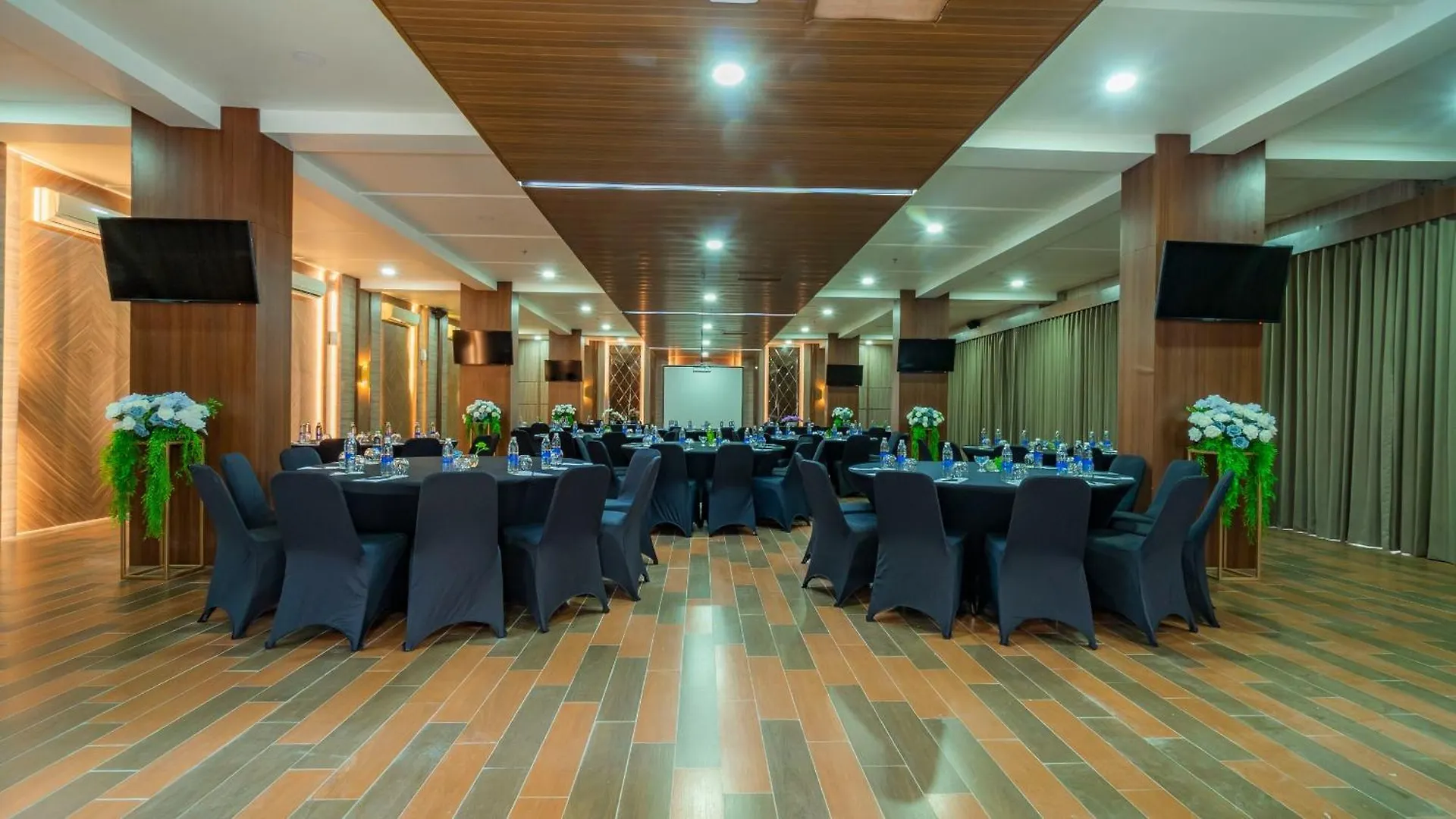 City Of Aventus Hotel - Denpasar